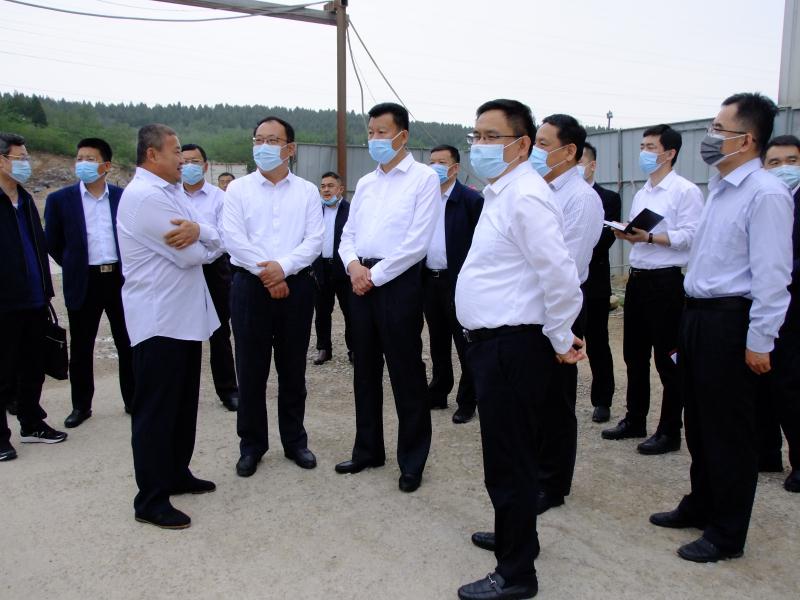 抓住项目不放松---王勤光到心博买球_心博买球集团调研重点项目情况