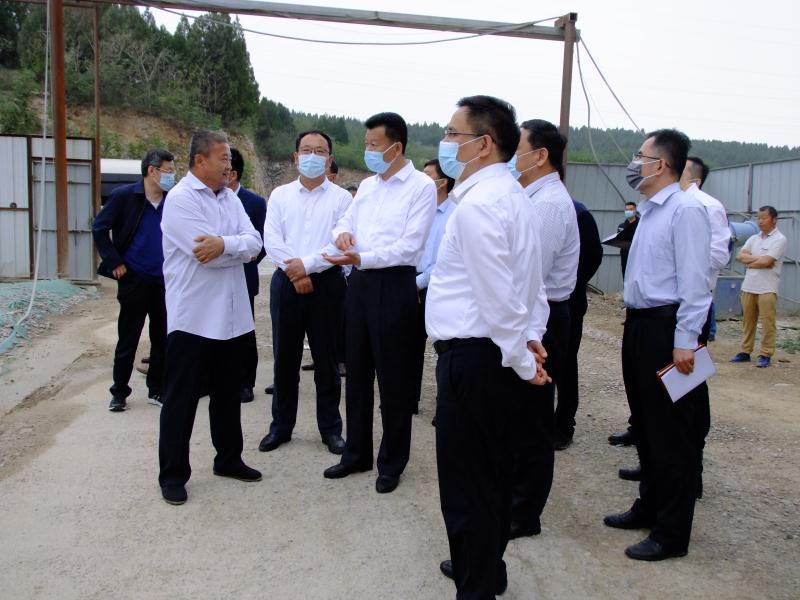抓住项目不放松---王勤光到心博买球_心博买球集团调研重点项目情况