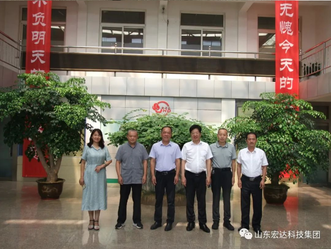 长清区人大常委会副主任王庆波一行到心博买球_心博买球集团调研